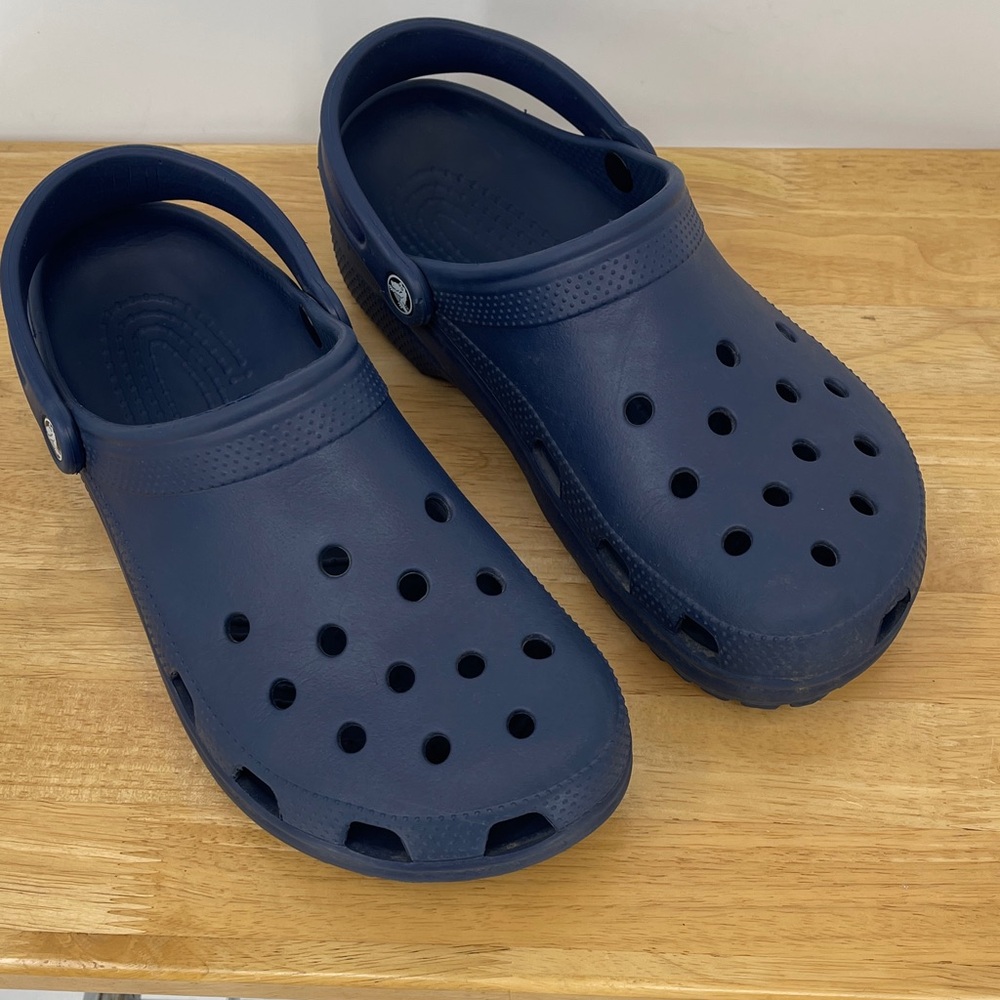 CROCS Classic Clogs in Navy Blue